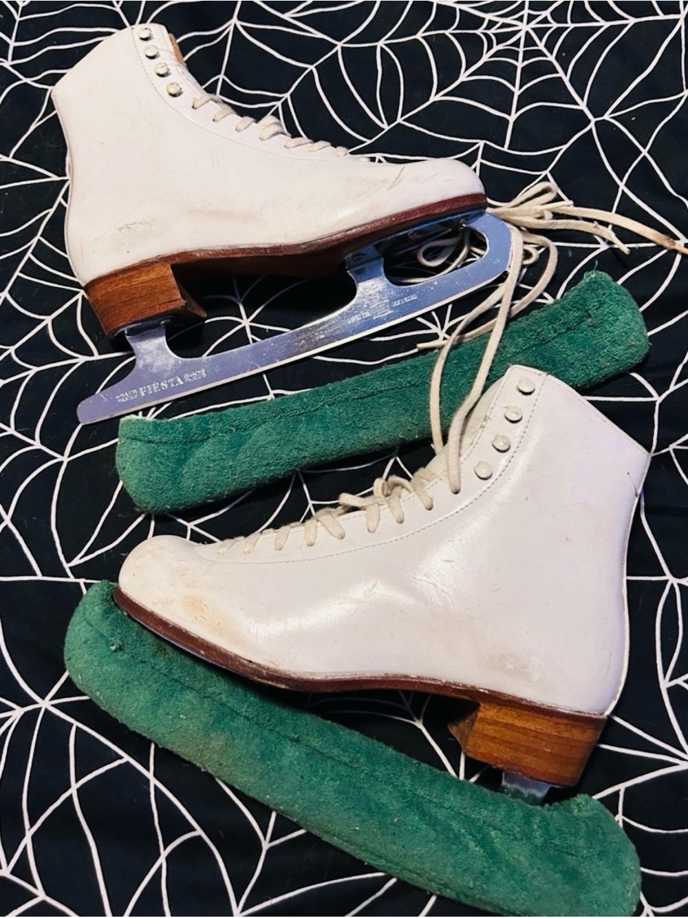 Riedell 320W Vintage White Leather Figure Skates 5.5 Wide MK Sheffield
